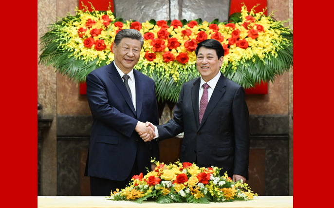 习近平会见越南国家主席梁强
