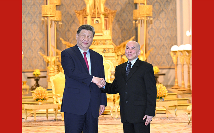 习近平会见柬埔寨国王西哈莫尼