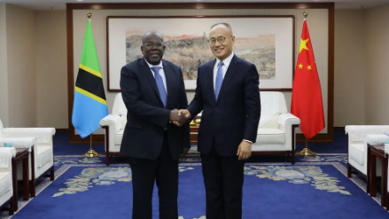 陈晓东署长会见即将离任的坦桑尼亚驻华大使奥马尔