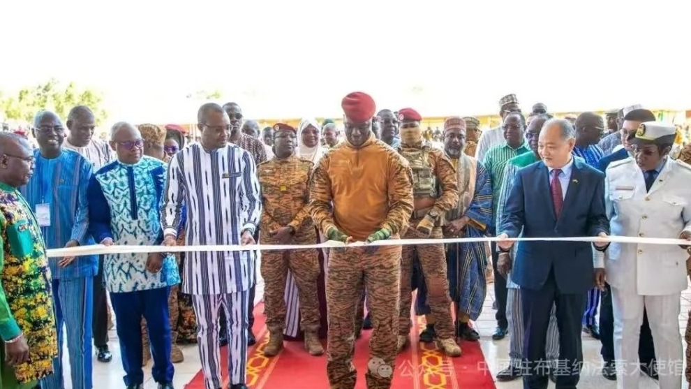 中国援布基纳法索博博-迪乌拉索医院项目竣工移交