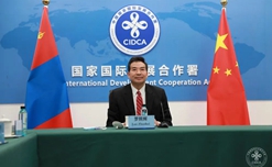 罗照辉会见蒙古国副总理兼经济发展部长呼日勒巴特尔